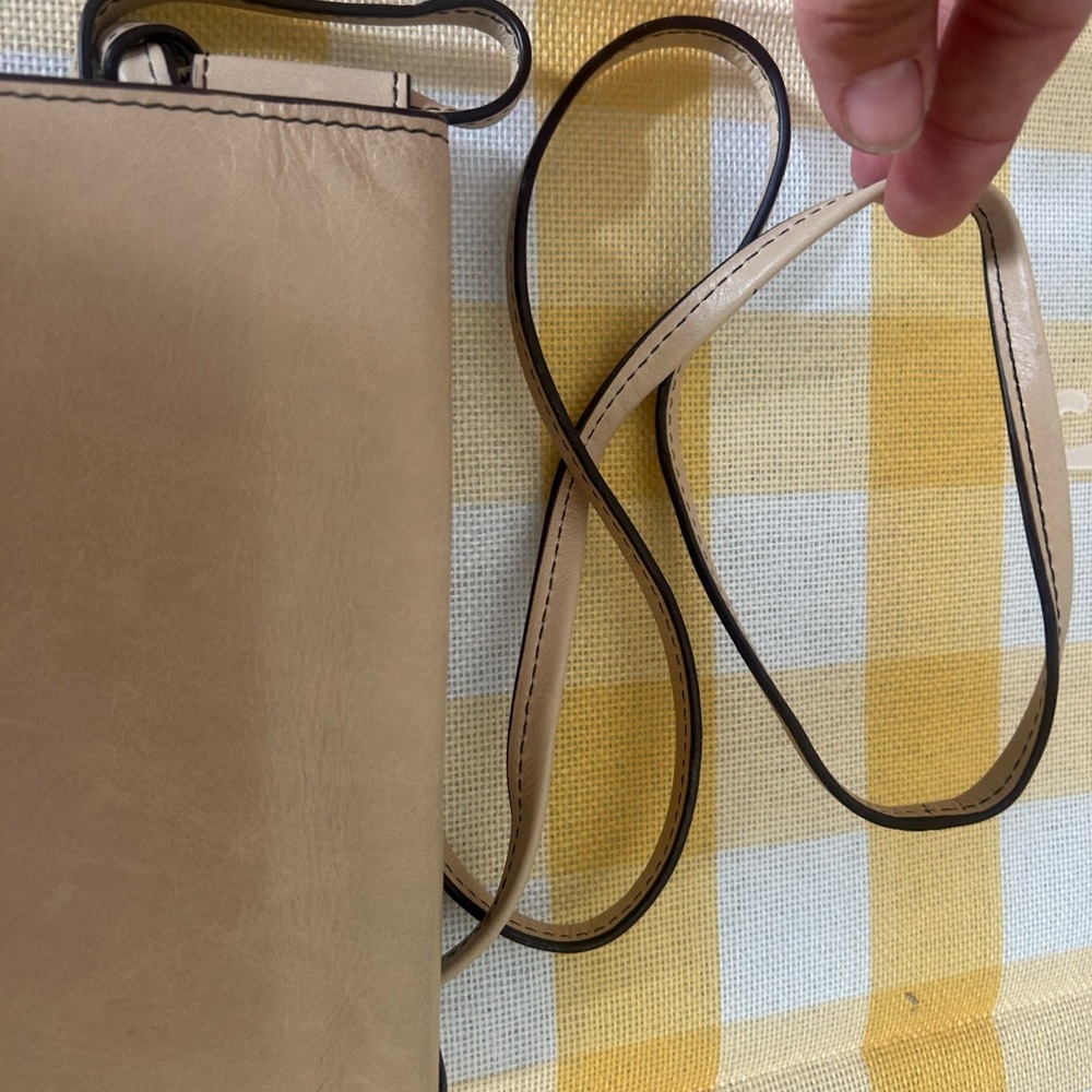 Elegant Tan Leather Women's Bag